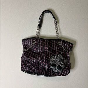 2012 Monster High black and pink handbag purse with large skullette emblem. PO